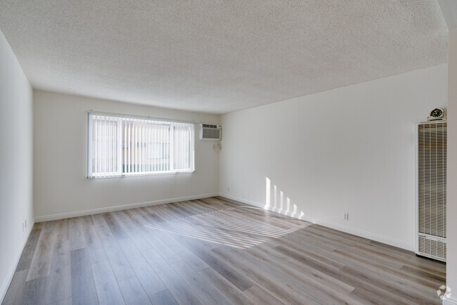 2HAB, 1BA - 800 ft² - Serrano Apartments