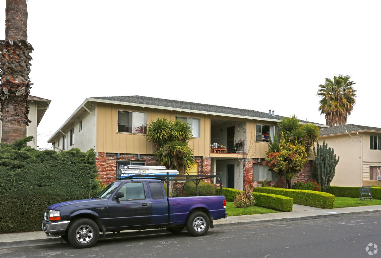 Building Photo - 2173 Aza Dr
