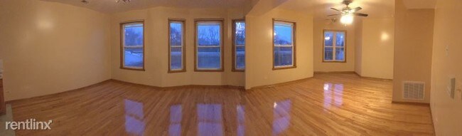 Foto del edificio - 5811 W Corcoran Pl