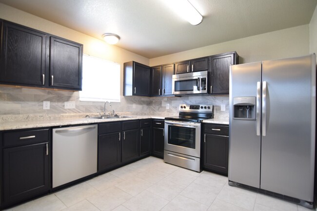 Building Photo - 4511 Hank Dr
