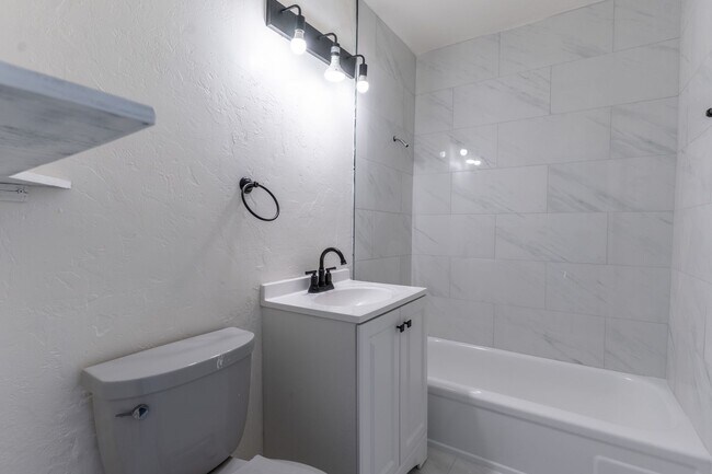 Foto del edificio - 4309 SE 40th St