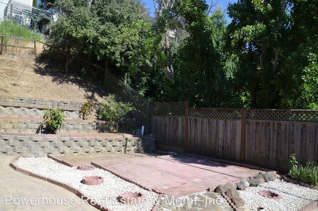 Foto del edificio - 556 Lockwood Dr