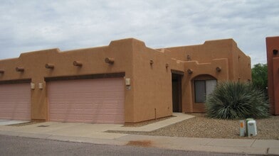 Building Photo - 863 Ocotillo Dr