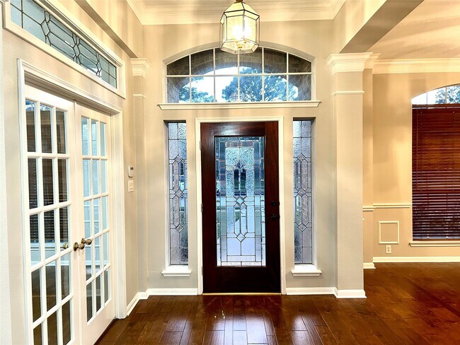 Foto del edificio - 16807 Laguna Springs Dr