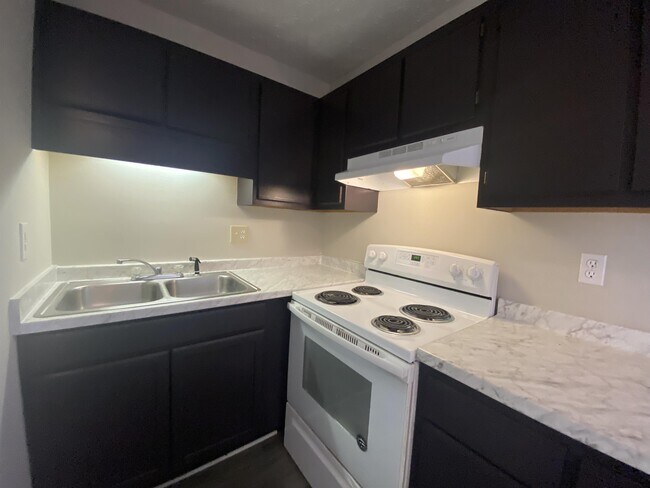 Building Photo - 1775 Michelle Ct