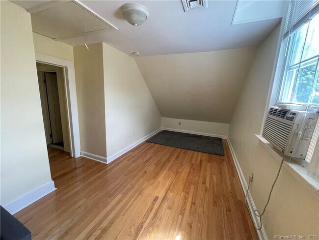 Foto del edificio - 174 Mansfield St