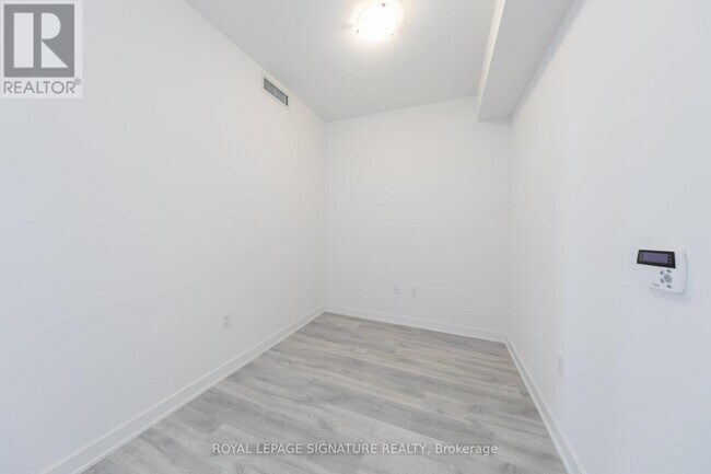 Building Photo - 4675 Metcalfe Ave