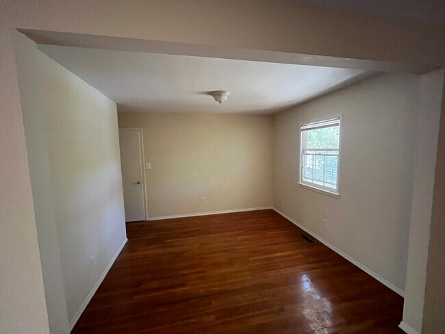 Comida - 5316 Newhall Rd