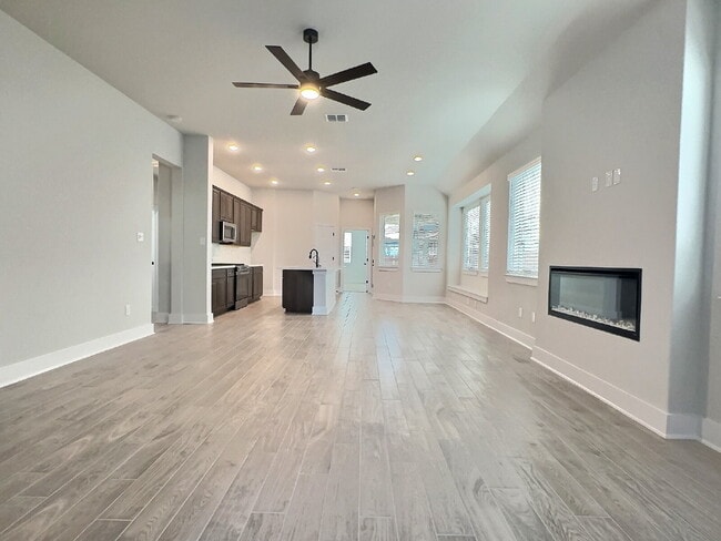 Foto del edificio - Step into a gorgeous, brand new home waiti...