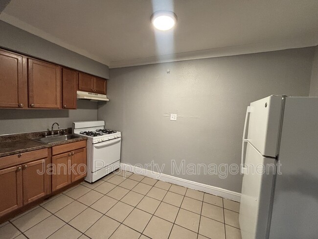 Building Photo - 9453 S Loomis St