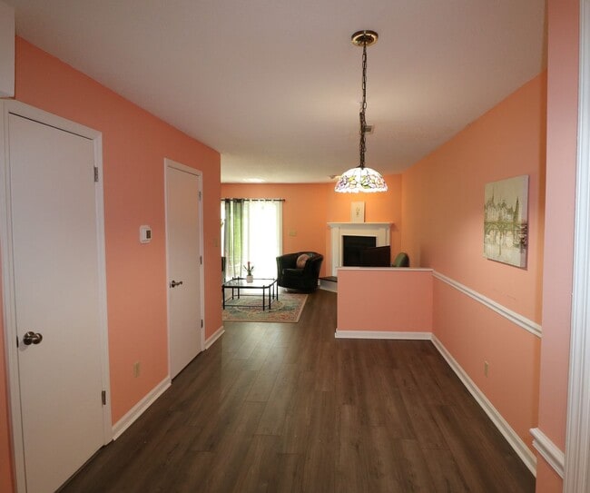 Building Photo - 171 Forest View Dr