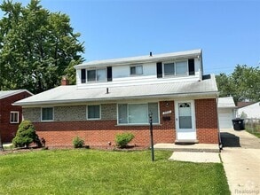 Building Photo - 8553 N Hubbard St