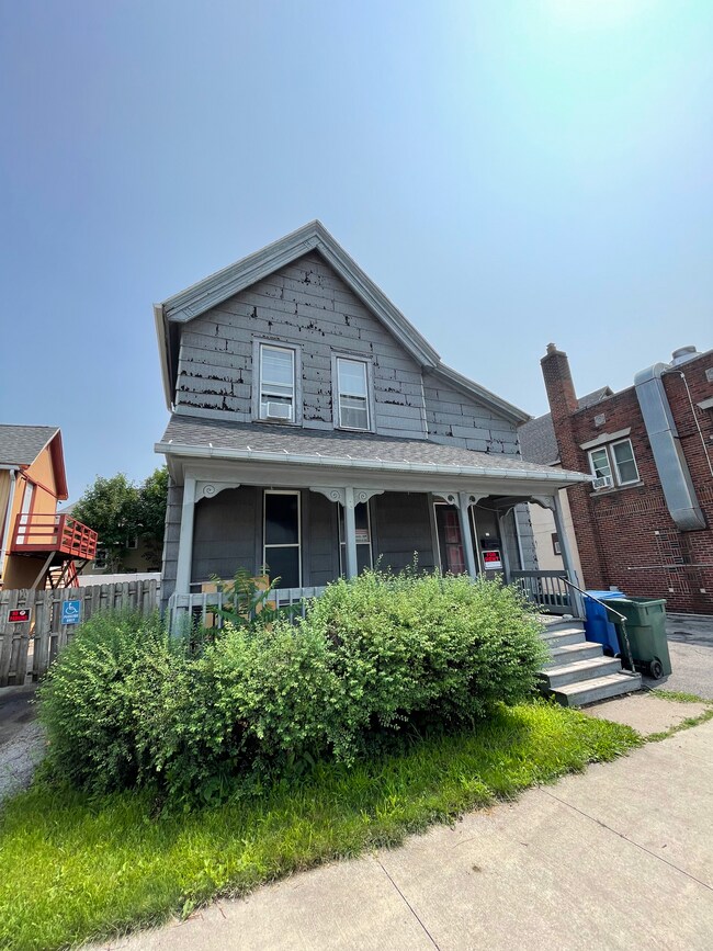 Exterior (sidewalk view) - 1032 Clinton Ave S