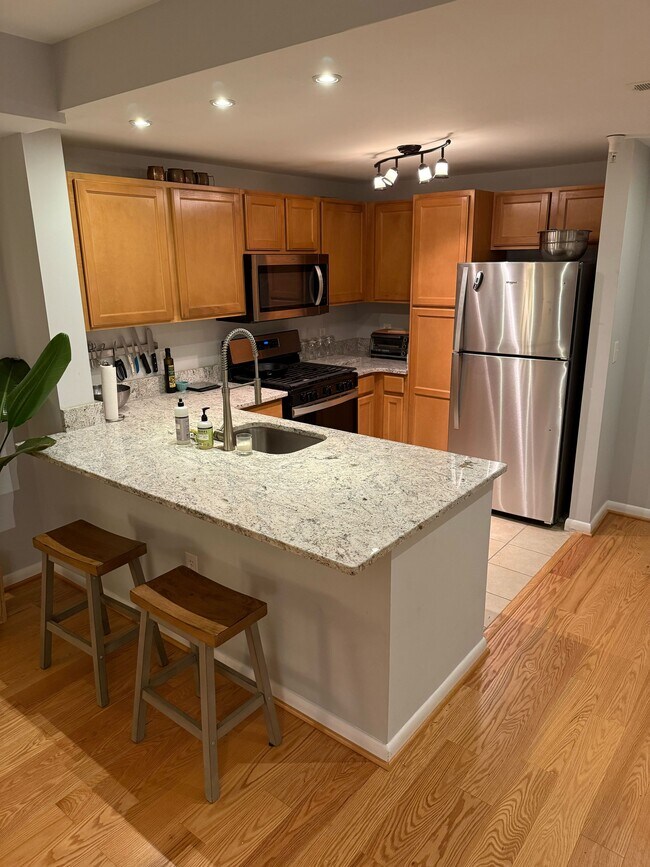 Foto del edificio - 350 G St SW