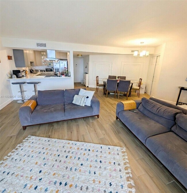 Foto del edificio - 1200 NE Miami Gardens Dr