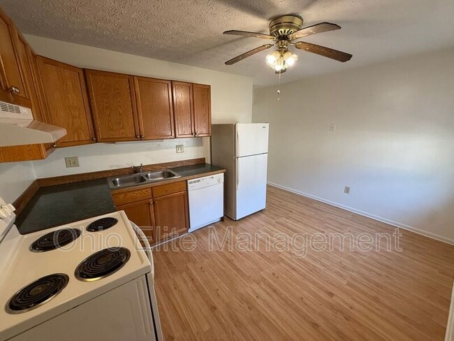 Foto del edificio - 2450 Hiawatha St