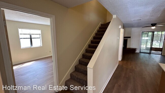 Foto del edificio - 3 br, 2 bath House - 901 Brett Drive E
