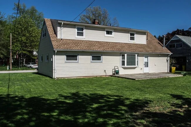 Building Photo - 1504 Wogan Rd