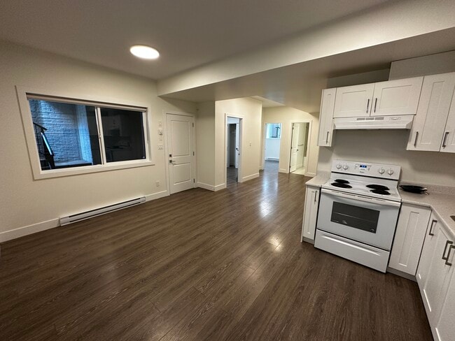 Building Photo - 3575 Brownlee Av