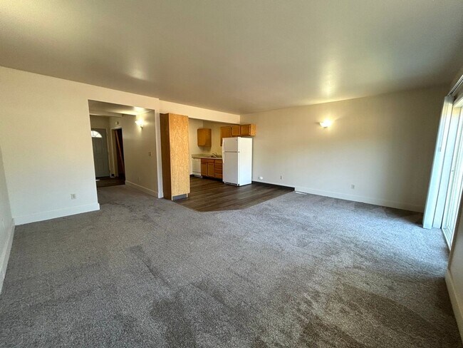 Building Photo - 1308 N Brooklane St
