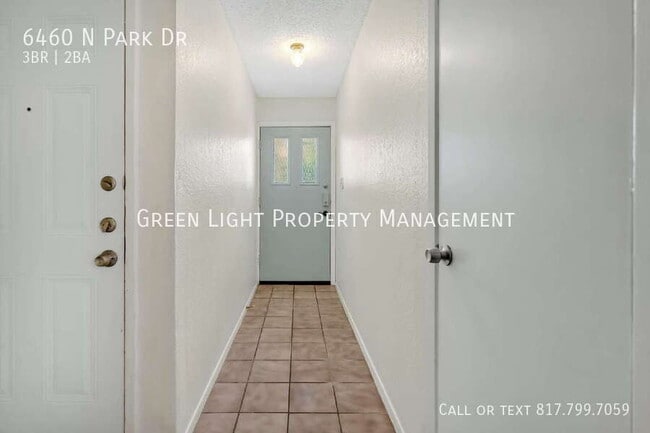 Foto del edificio - 6460 N Park Dr
