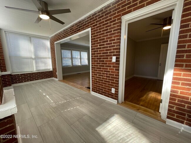 Foto del edificio - 3955 Herschel St