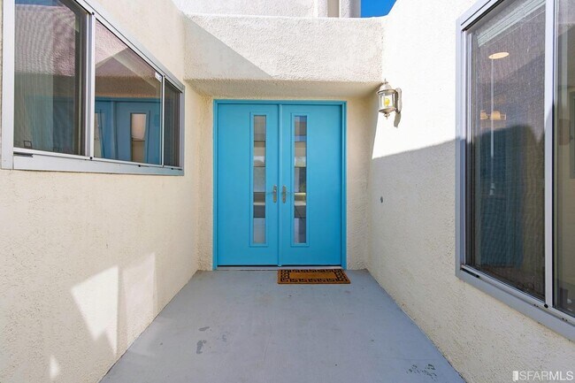 Building Photo - 1647 Tam O'Shanter Plaza