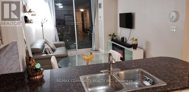 Photo du bâtiment - 8-178 Rosebank Dr