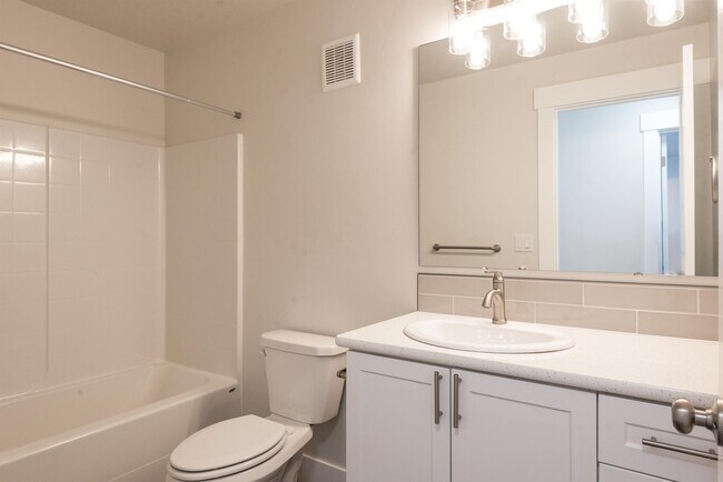 Foto del edificio - 817 NW 21st St