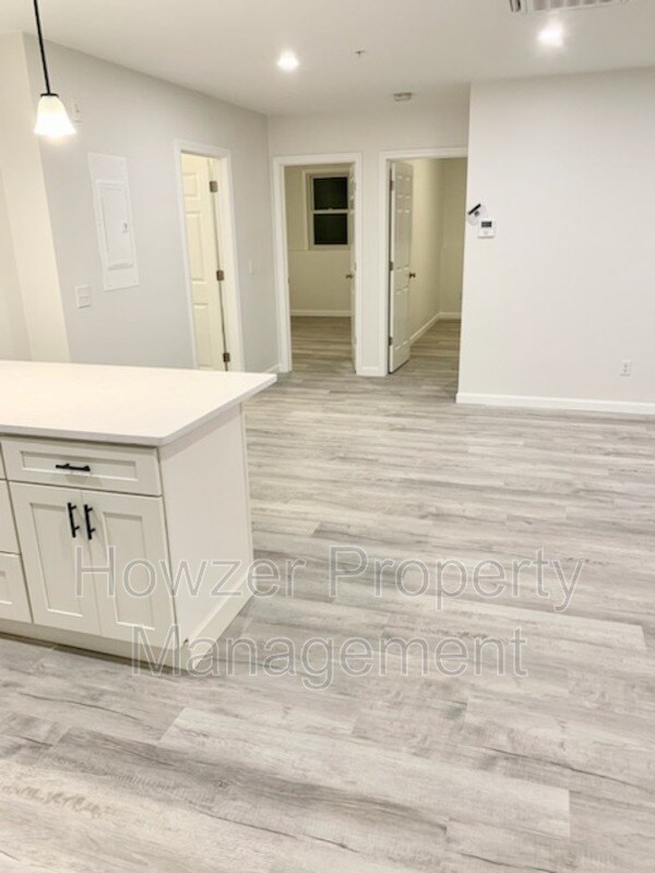 Building Photo - 211 Onset Ave