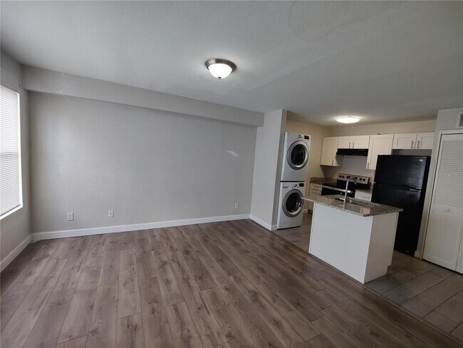 Building Photo - 4736 Walden Cir