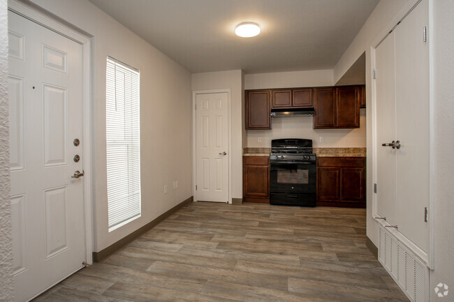 4HAB, 1,5BA - 1.200 ft² - Sandoval Apartments