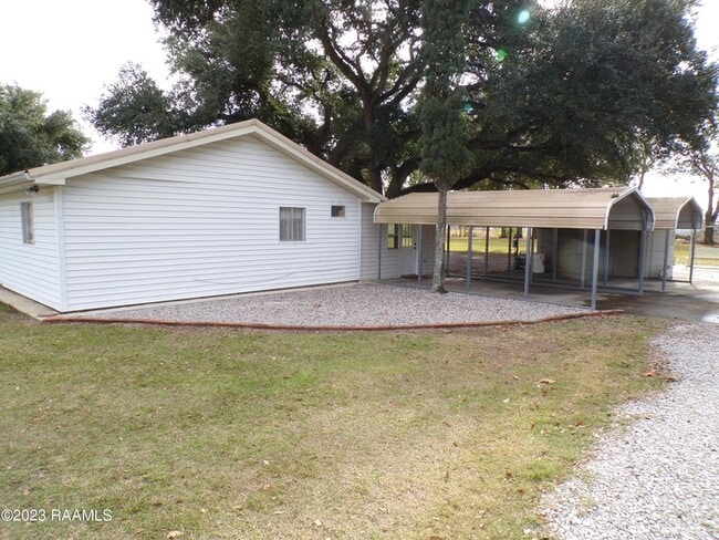 Building Photo - 212 Thoroughbred Dr