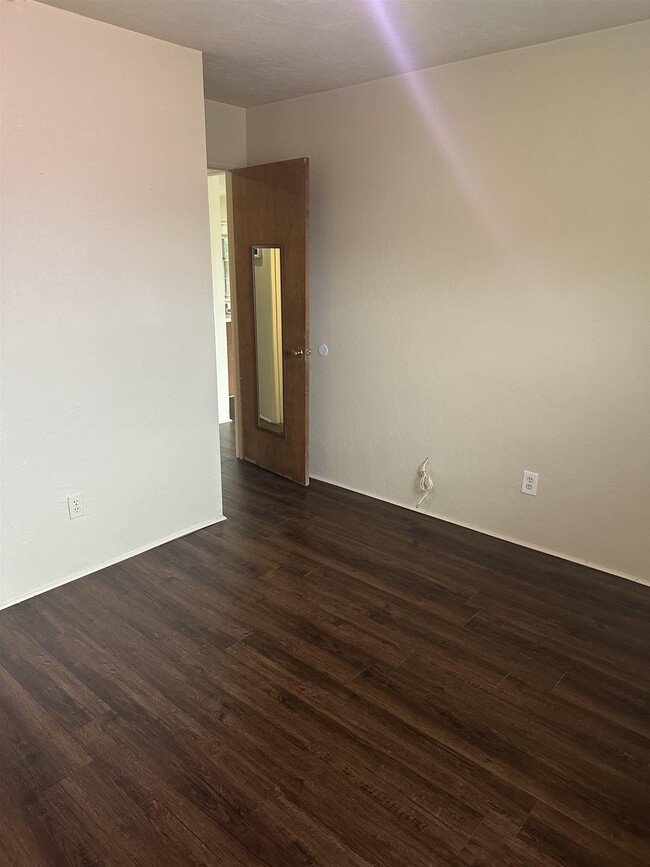 Foto del edificio - 2651 Chateau Ln