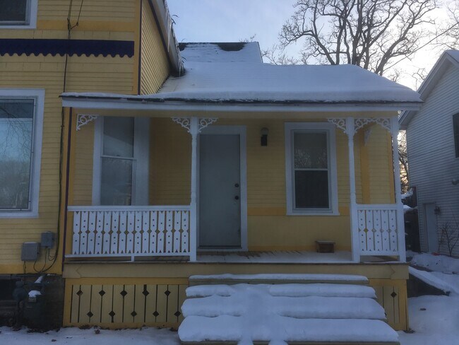 Foto del edificio - 603 S Batavia Ave