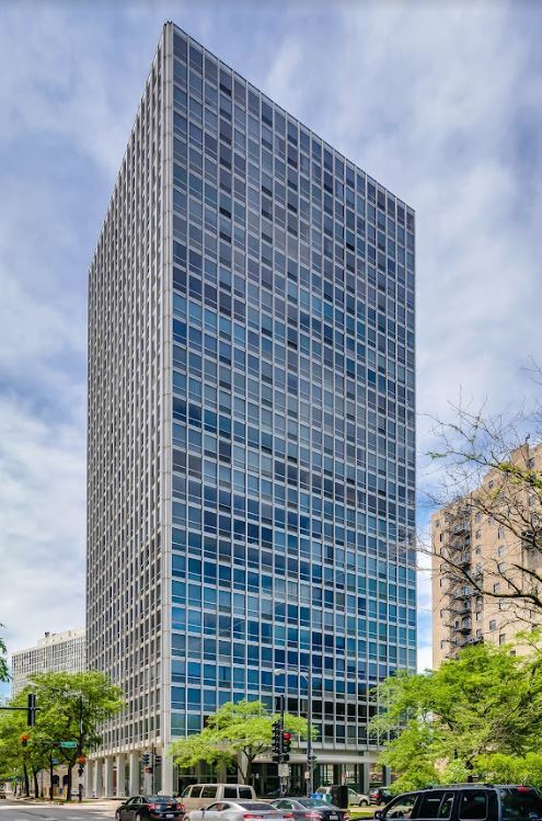 Foto del edificio - 2400 N Lakeview Ave