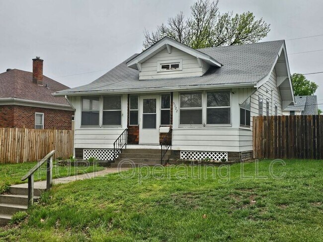 Building Photo - 5122 S 37th St