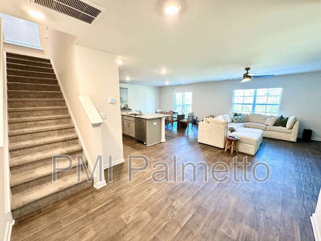 Building Photo - 412 Delahays Rd