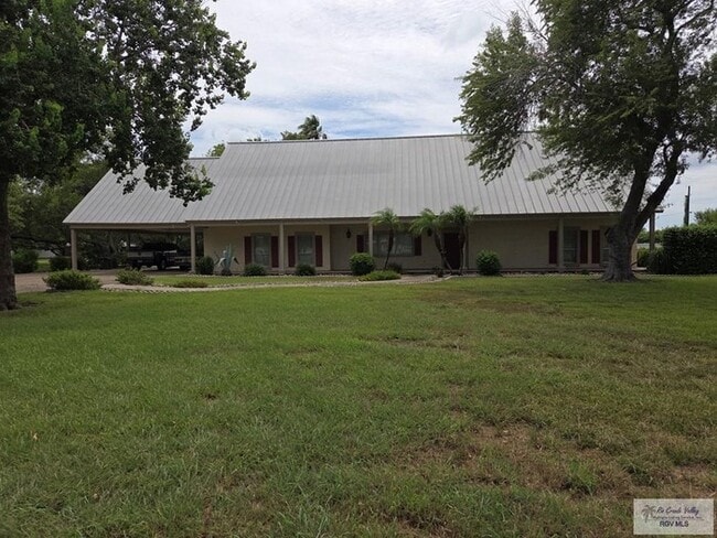 Building Photo - 5917 Country Ln