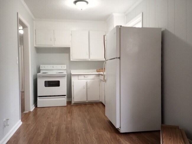 Building Photo - 3 Bedroom in Greenville