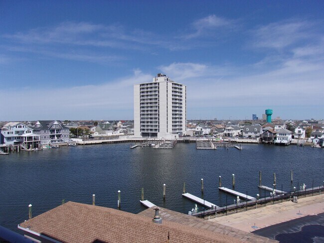 Foto del edificio - 6101 Monmouth Ave