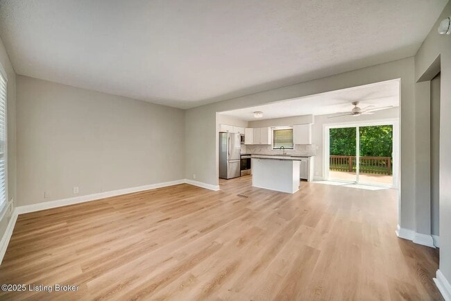 Foto del edificio - 6312 Six Mile Ln
