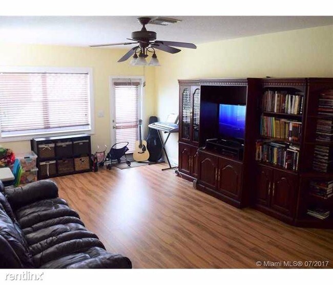 Foto del edificio - 7500 NW 19th Dr