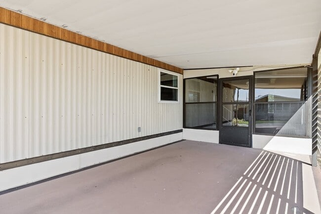 Building Photo - 10034 Hamp Dr