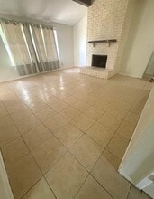 Building Photo - 10303 Paintbrush Ln