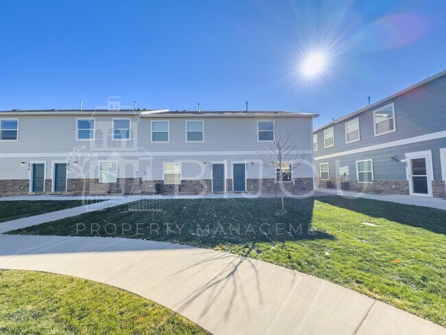 Building Photo - New Townhome close to Military Bases and s...