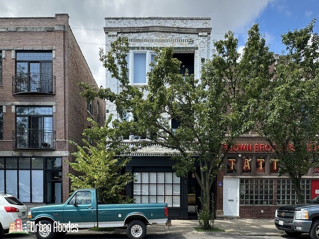 Foto principal - 908 N California Ave