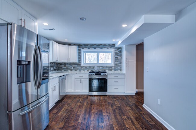 Kitchen - 365 Elmwood Rd