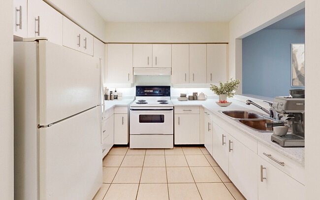 Building Photo - Spacious 1bd/1ba at Broadway & Alma