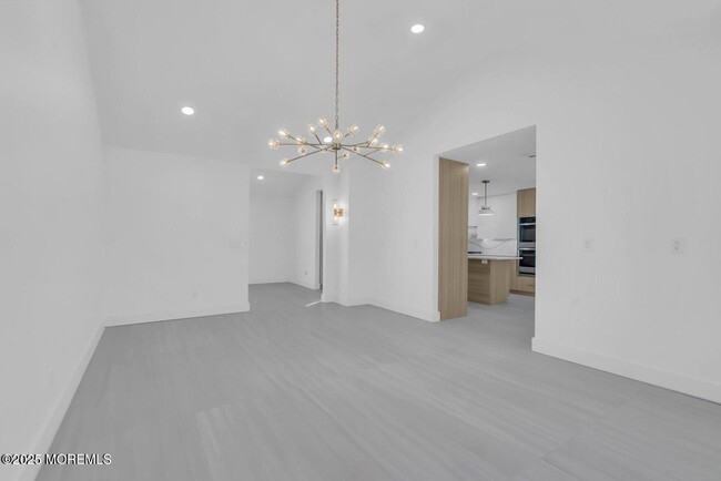 Building Photo - 1 Robin Dr